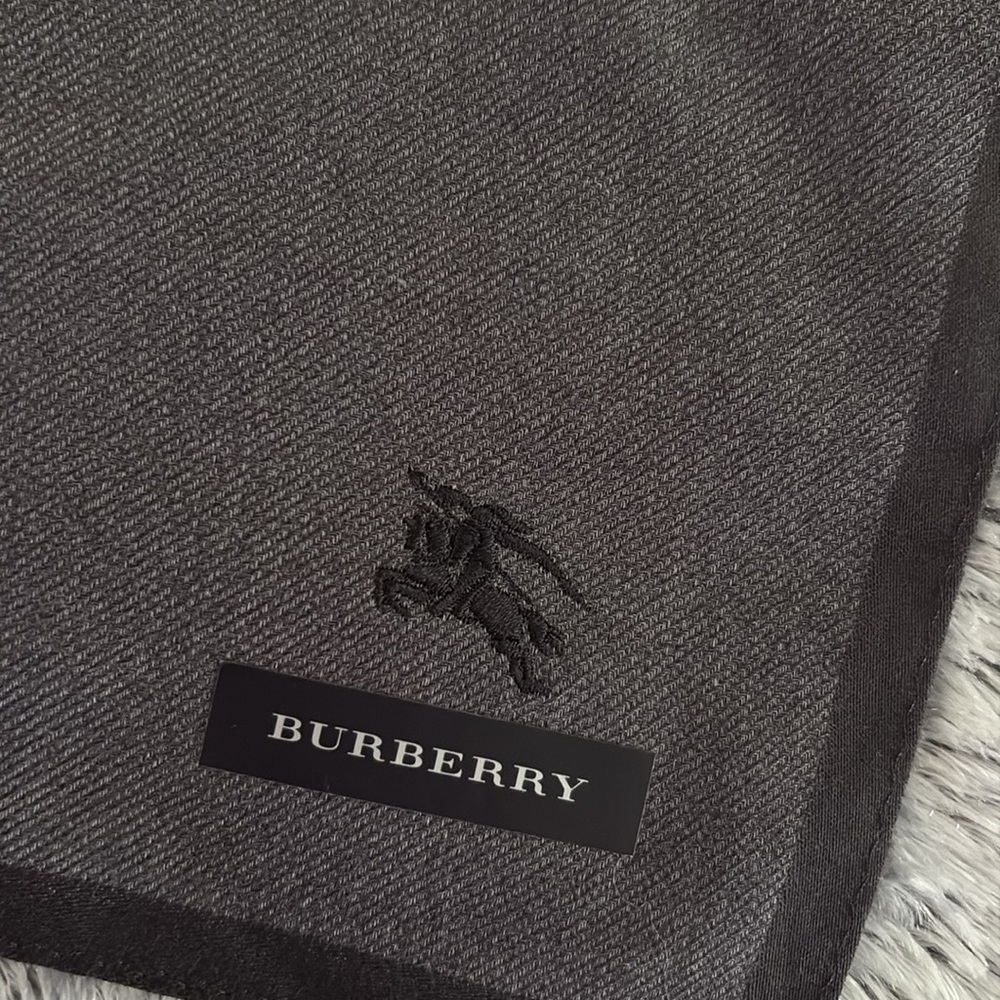 Mens Burberry Scarf - Picture 5 of 6